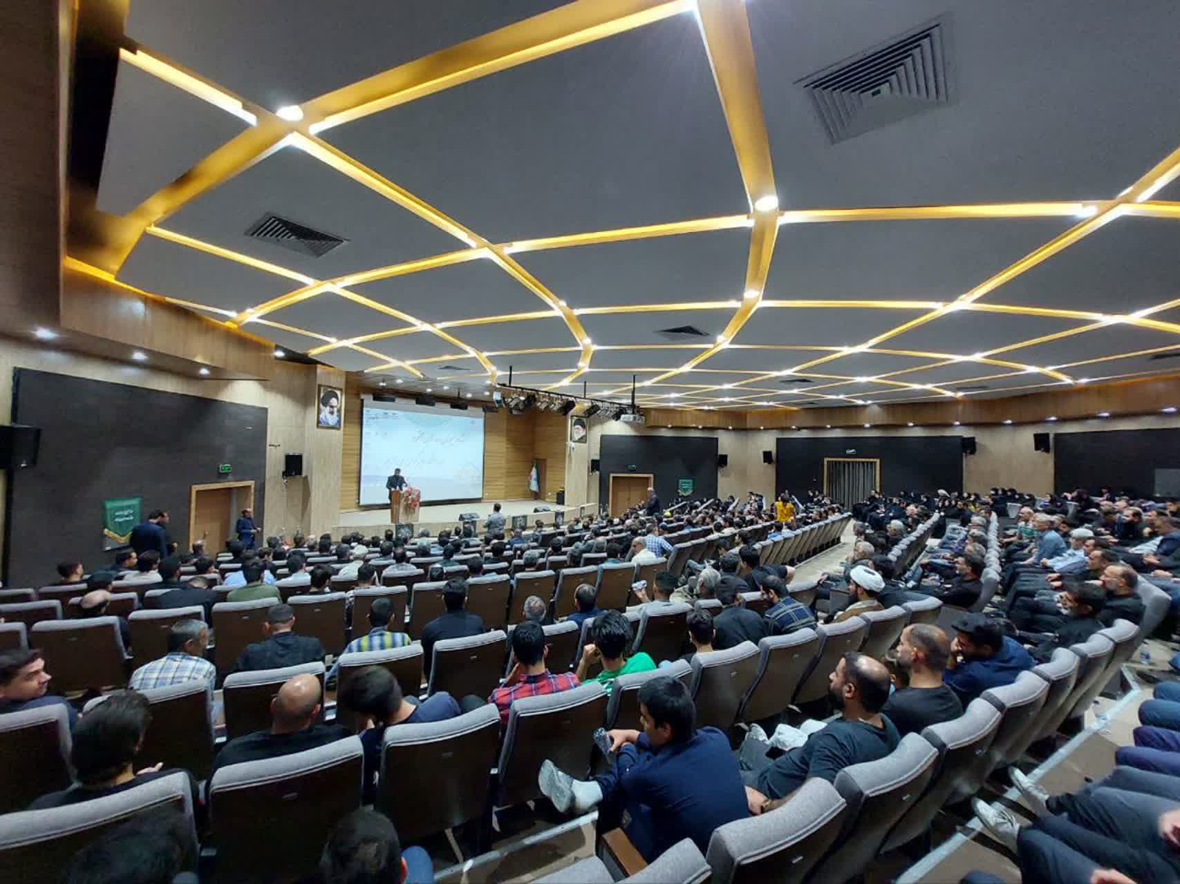 همایش تجلیل از خادمین امام حسین علیه السلام و موکب‌ های شهرستان ملایر در دانشگاه برگزار شد.